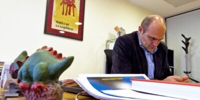 Ils pointent du doigt Pere Aragons pour avoir facilité le financement d&rsquo;un « hit » d&rsquo;un ancien ministre de l&rsquo;ERC