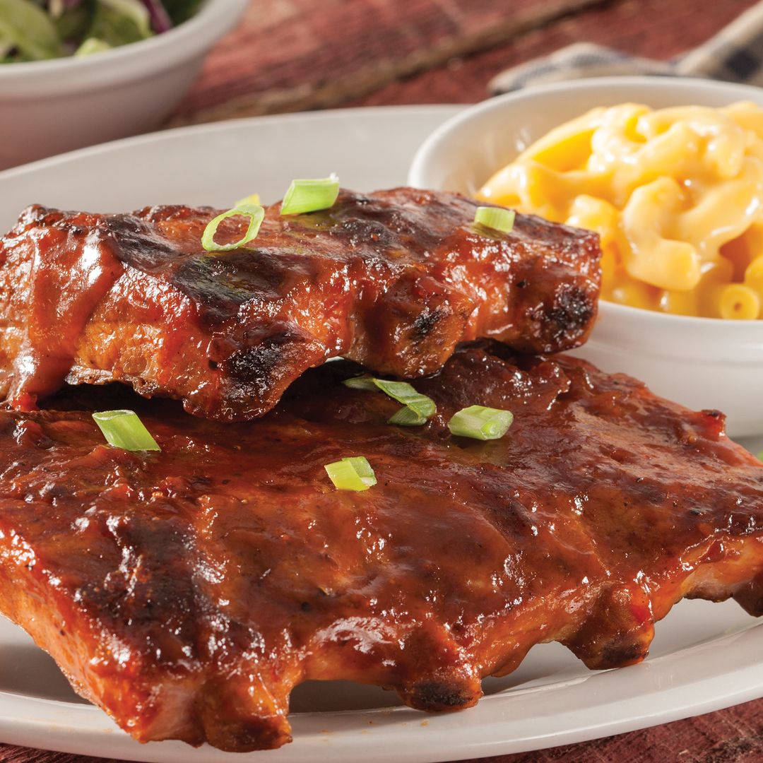 Shoney's offrira à tous les papas un gâteau au fudge chaud GRATUIT le jour de la fête des pères ;  Comme toujours, les enfants de 4 ans et moins mangent GRATUITEMENT