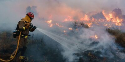 Les conditions de l&rsquo;incendie à Zamora s&rsquo;améliorent: les expulsés rentrent chez eux et les routes et l&rsquo;AVE vers la Galice sont rouverts