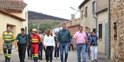 « Avaient-ils très peur? Ont-ils passé un mauvais moment? », Sánchez a mis en scène son but de « plus de rue » dans l&rsquo;incendie de la Sierra de la Culebra