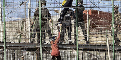 Seulement 16 agents pour stopper l&rsquo;assaut à Melilla : « L&rsquo;intérieur ne fait rien, c&rsquo;est honteux »