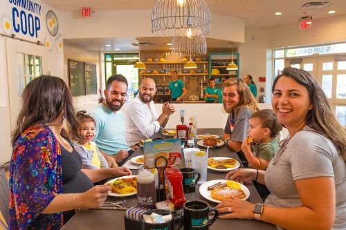 Eggs Up Grill poursuit sa croissance en Géorgie