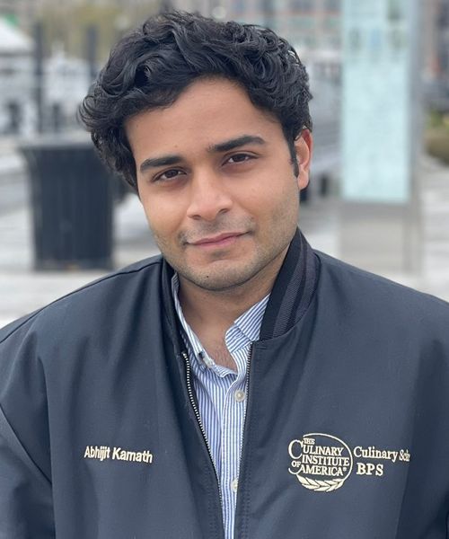 curry-up-now-embauche-un-nouveau-directeur-de-la-cuisine-jpg