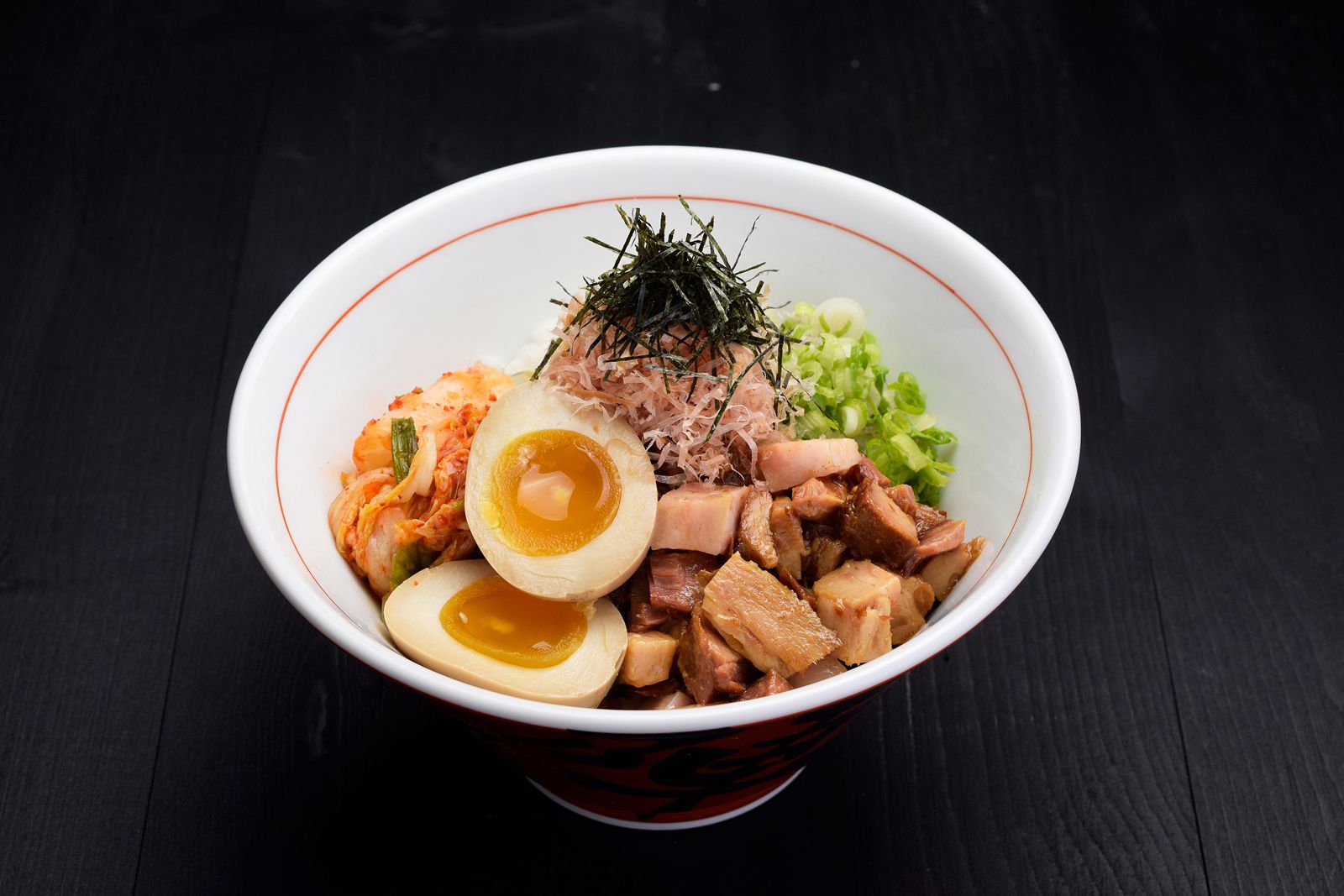 jinya-ramen-bar-lance-lete-avec-de-nouvelles-specialites-rafraichissantes-jpg