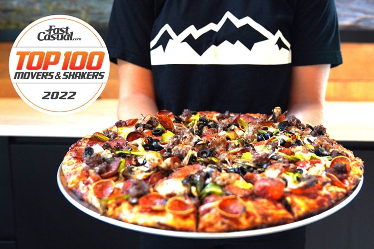 Mountain Mike's Pizza monte à la 9e place sur la liste des 100 meilleurs déménageurs et secoueurs de Fast Casual Mountain Mike's Pizza monte à la 9e place sur la liste des 100 meilleurs déménageurs et secoueurs de Fast Casual