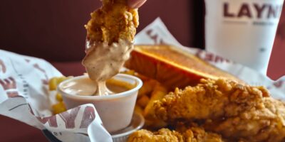 Né et pané au Texas : la fondation de Layne&rsquo;s Chicken Fingers