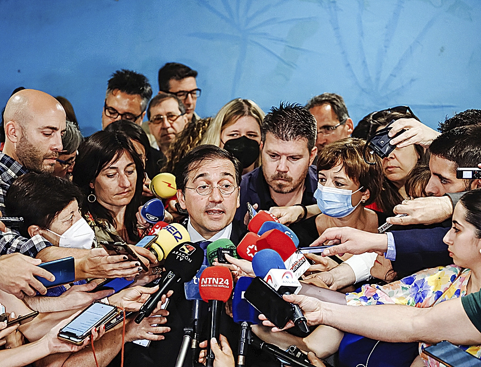 José, ministre des affaires étrangères