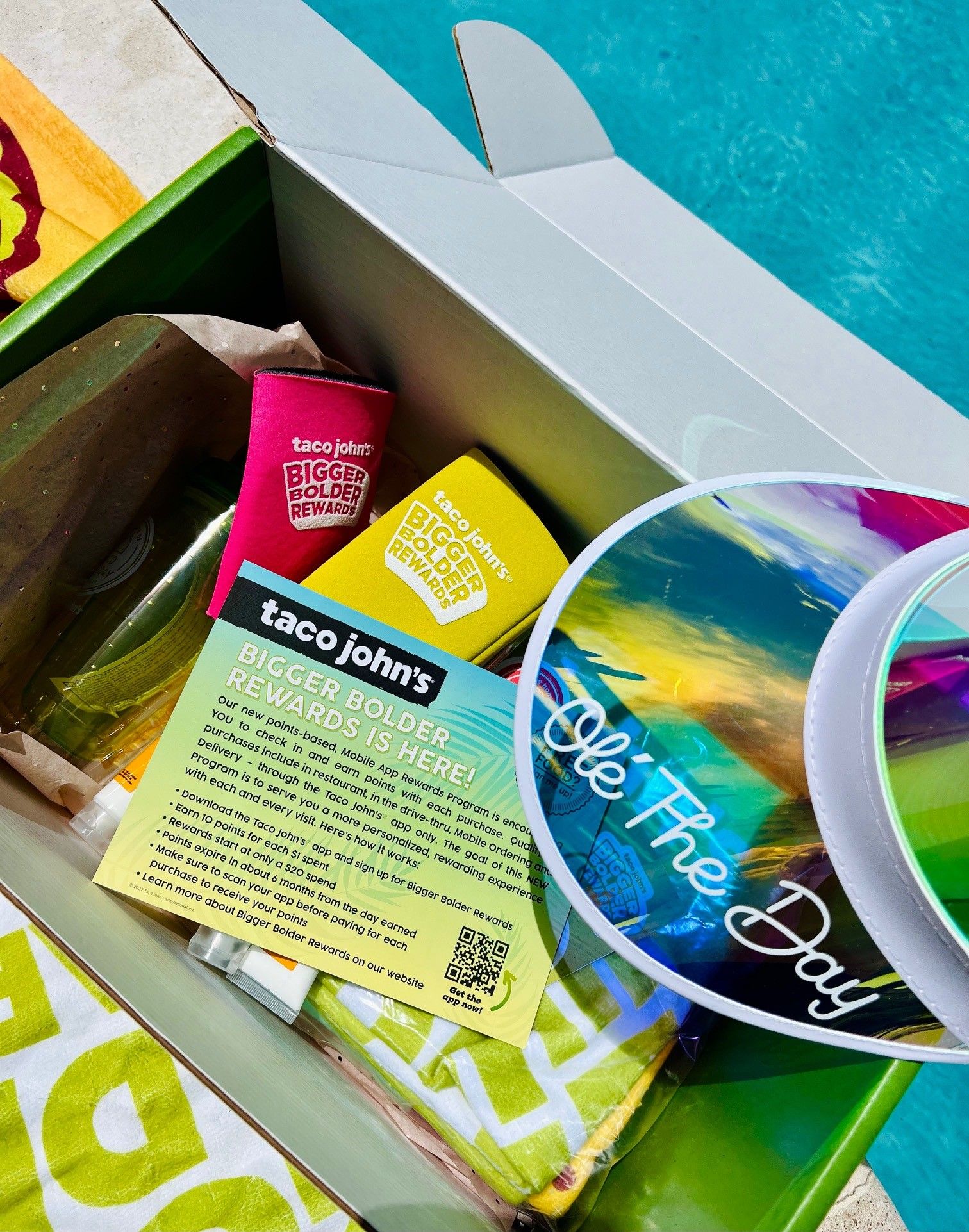 Plongez dans l'été avec le cadeau Bigger Bolder Rewards de Taco John Plongez dans l'été avec le cadeau Bigger Bolder Rewards de Taco John