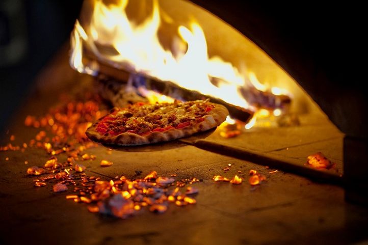 smokin-oak-wood-fired-pizza-taproom-cible-lentree-a-atlanta-jpg
