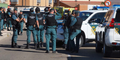 L&rsquo;homme qui a tué un voisin et grièvement blessé un lieutenant-colonel se rend et s&rsquo;est barricadé dans une maison de Valladolid