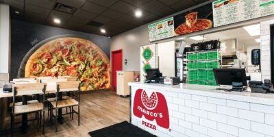 Marco&rsquo;s Pizza atteint 1 milliard de dollars de ventes annuelles et renforce son engagement envers la communauté