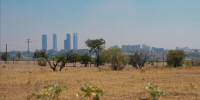 Pourquoi Madrid sent-elle abondamment la fumée et le brouillard ?
