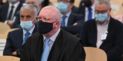 Le coroner exclut que Villarejo ait subi l&rsquo;accident vasculaire cérébral pour lequel le procès a été suspendu