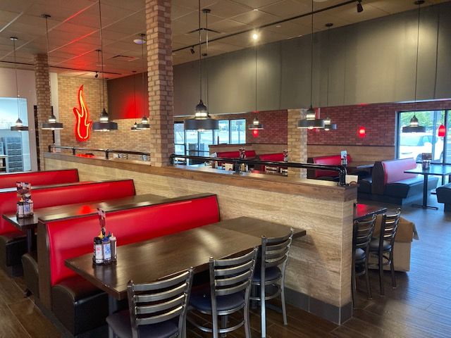 Masters of Meat Smokey Bones célèbre son inauguration à Utica