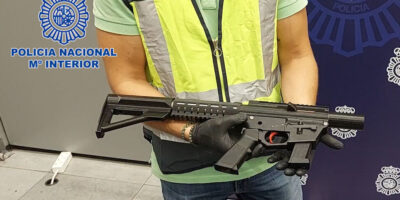 Arrêté pour avoir fabriqué des armes avec une imprimante 3D et les avoir diffusées sur les réseaux sociaux