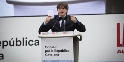 Puigdemont appelle à occuper à nouveau les écoles à la veille du 1-O