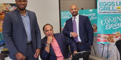 Eggs Up Grill poursuit sa croissance explosive et signe le plus important accord de développement de l&rsquo;histoire de la marque