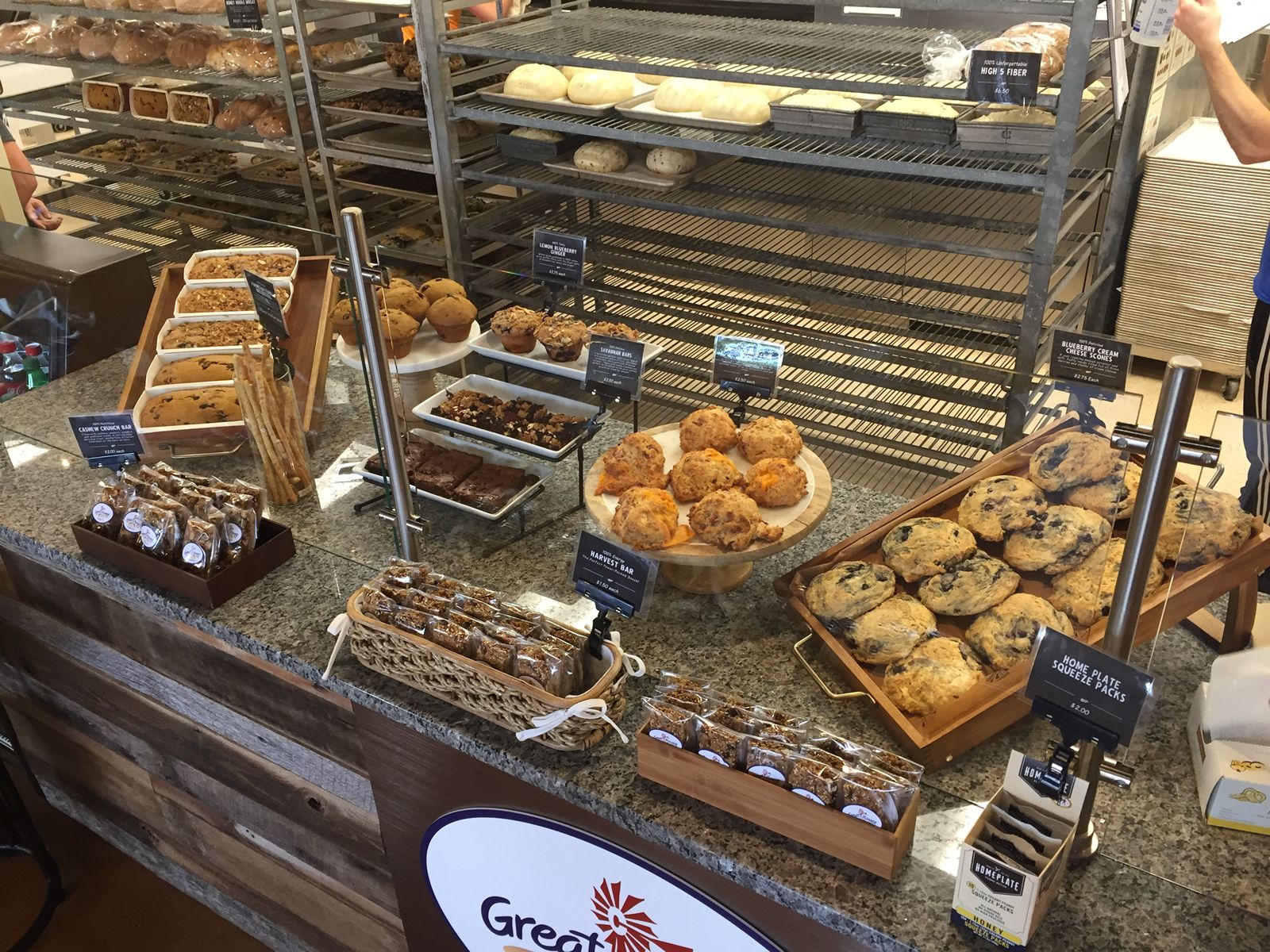 Le Great Harvest Bakery Cafe ouvre le tout premier service au volant à Bridgeport