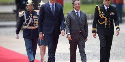 Pedro Sánchez propose l&rsquo;Espagne comme lieu des pourparlers de paix entre la Colombie et l&rsquo;ELN
