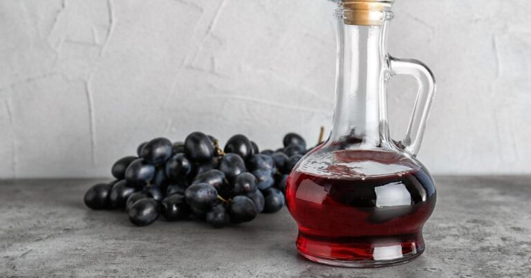 7 substituts de vinaigre de vin rouge (+ meilleurs substituts)