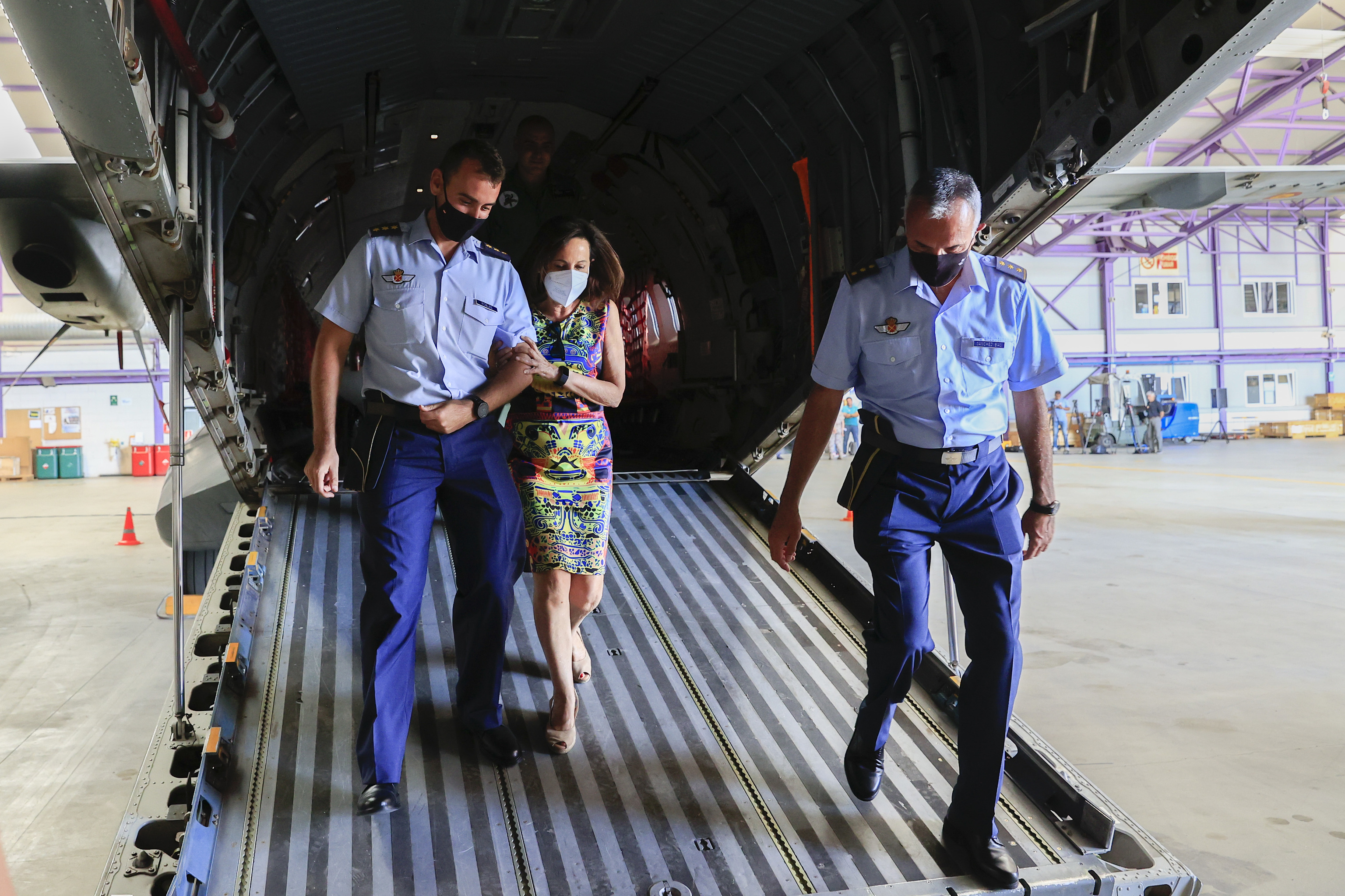 Le ministre de la Défense, hier dans la 35e aile de l'Ej