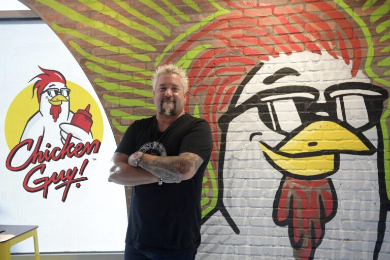 le-gars-au-poulet-de-guy-fieri-hatchs-son-nouvel-jpg