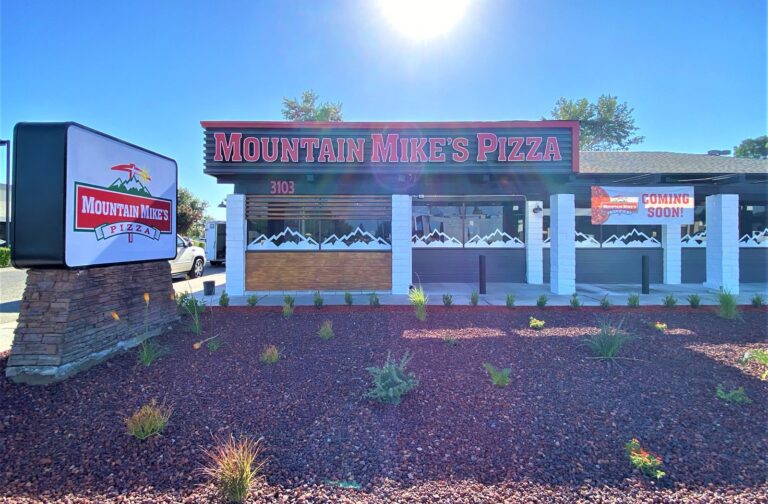 mountain-mikes-pizza-ouvre-fierement-un-nouveau-restaurant-a-visalia-jpg