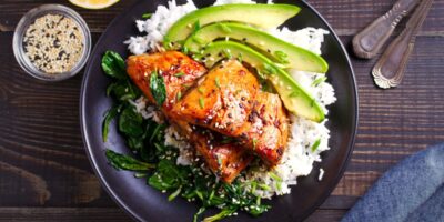20 recettes faciles de saumon et de riz auxquelles nous ne pouvons pas résister