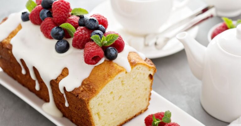 17 recettes de gâteaux au yaourt faciles (moelleux et moelleux)