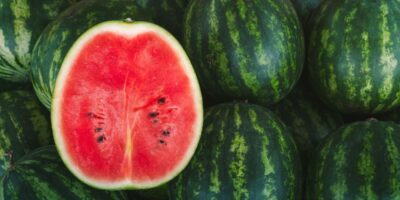 Comment savoir si une pastèque est mûre (6 façons)