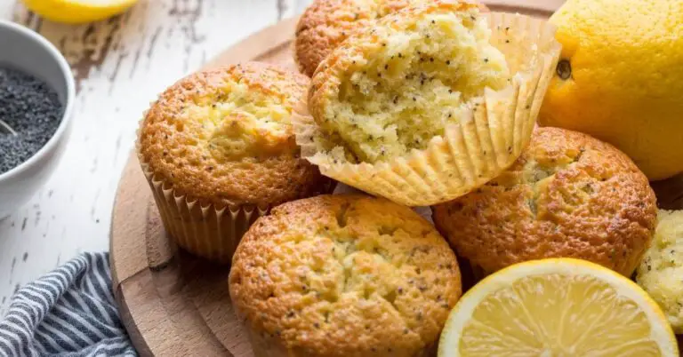 Muffins au citron et aux graines de pavot (recette de style boulangerie)
