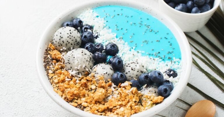 10 aliments bleus qui éclatent de saveur