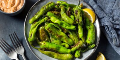 8 meilleures recettes de piment Shishito (rapide + facile)