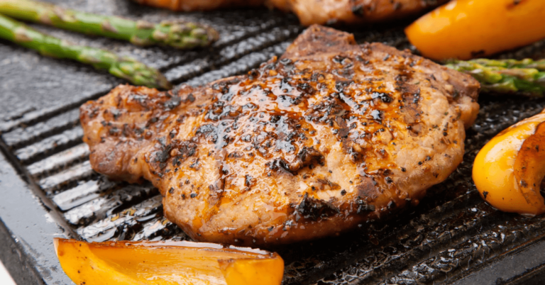 Comment savoir si les côtelettes de porc sont cuites (méthode sans échec)