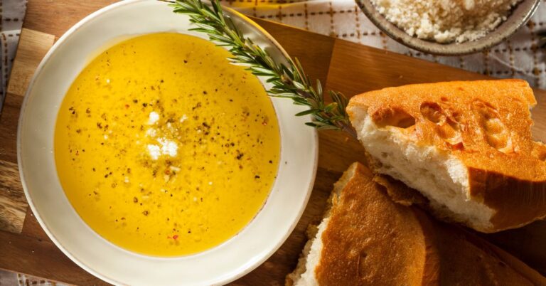 20 meilleures sauces pour tremper le pain (+ recettes faciles)