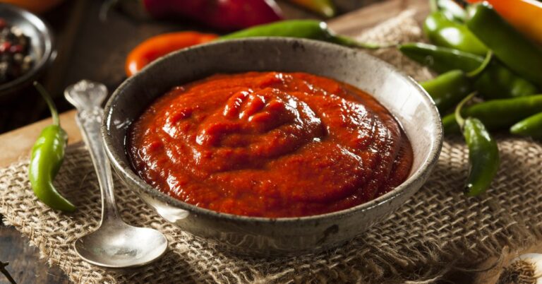 30 recettes de Sriracha pour pimenter votre vie