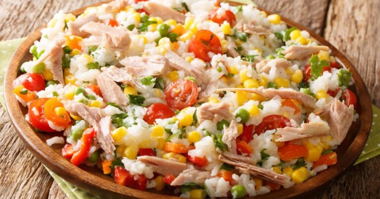 13 recettes de salade de riz (+ idées de repas faciles)