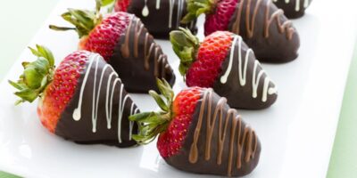 13 recettes de fruits enrobées de chocolat que nous adorons