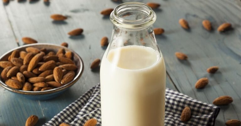25 recettes de lait d'amande que vous pouvez facilement préparer à la maison