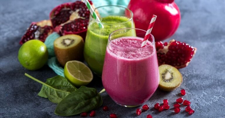 20 meilleurs smoothies végétaliens (+ shakes à base de plantes)