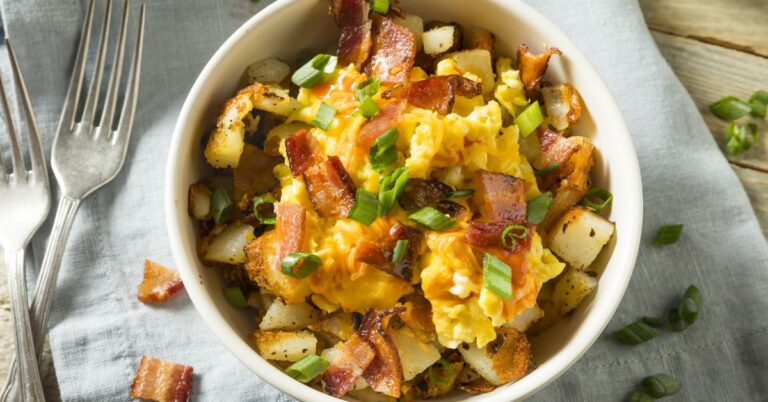 25 recettes de bacon et d'œufs (+ idées de petit-déjeuner faciles)