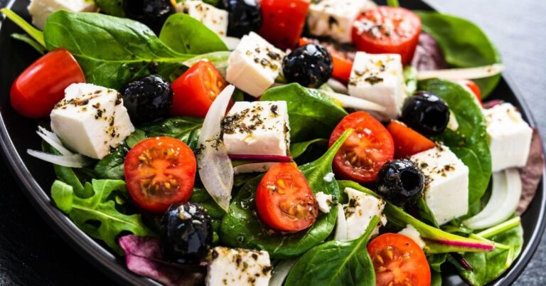 20 meilleures recettes de salades saines avec de la feta