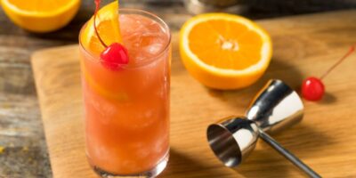 17 boissons faciles à base de schnaps à la pêche parfaites pour l&rsquo;happy hour