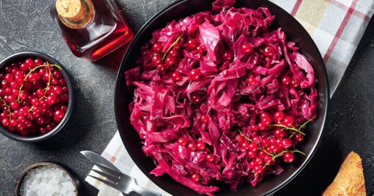 17 recettes faciles de chou rouge pour des repas colorés