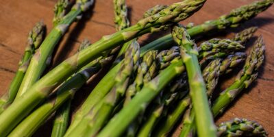Notre recette d&rsquo;asperges vertes poêlée ail