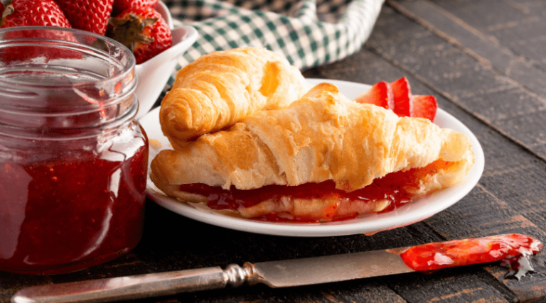 10 meilleurs desserts aux croissants (+ recettes faciles)