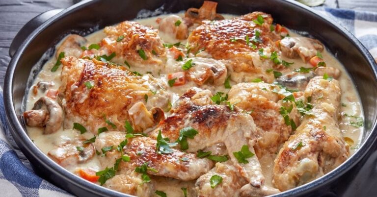 13 meilleures recettes de poulet français (+ idées de dîner faciles)