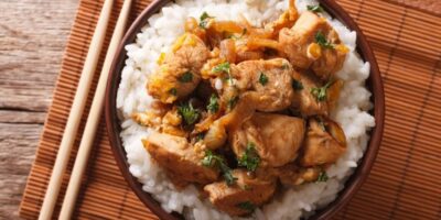 17 recettes de poulet japonais faciles à essayer pour le dîner