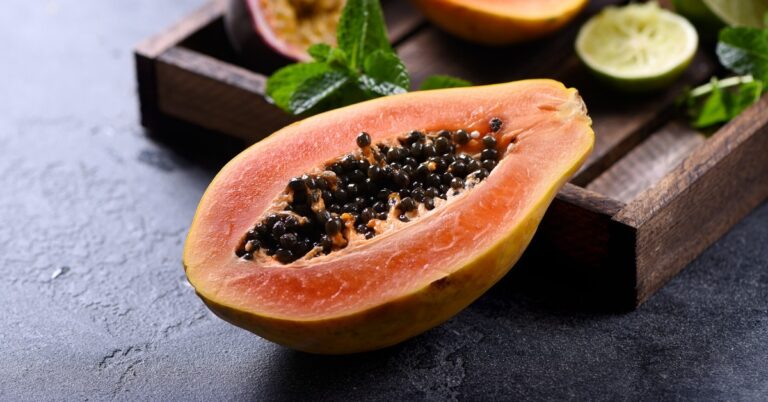 How to Tell If a Papaya Is Ripe