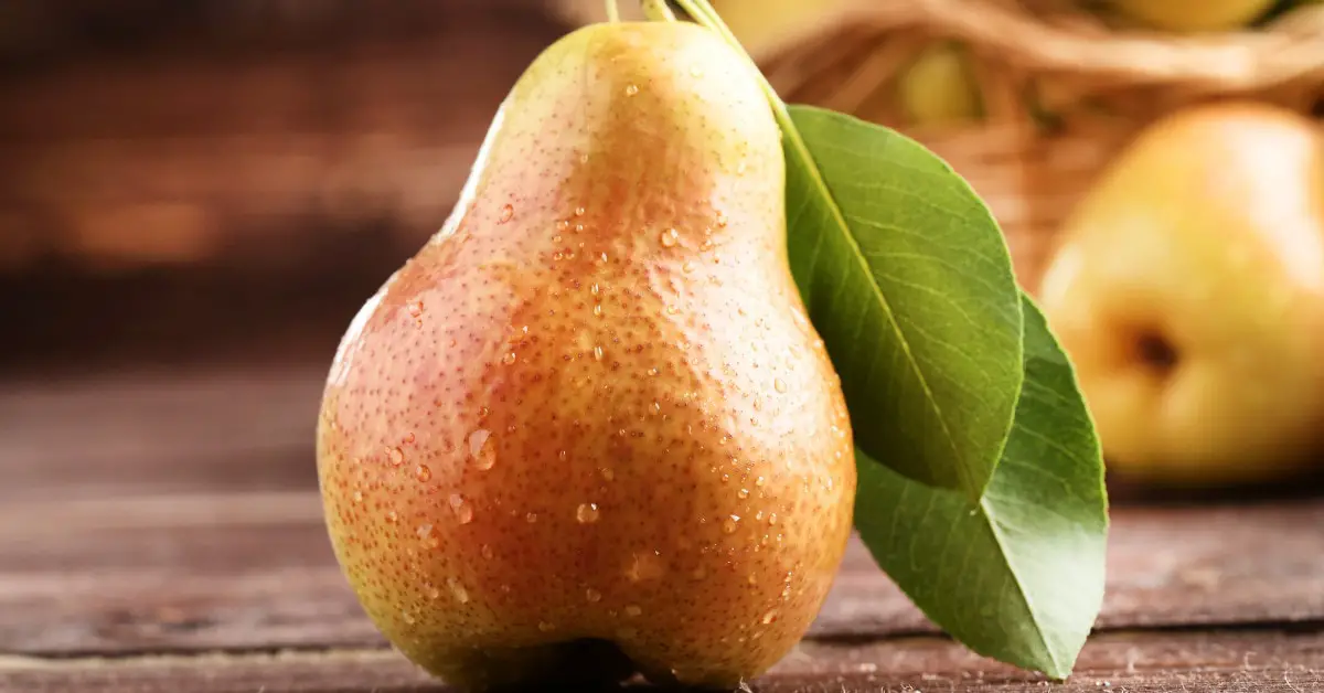 How to Tell If a Pear Is Ripe (3 Simple Ways)